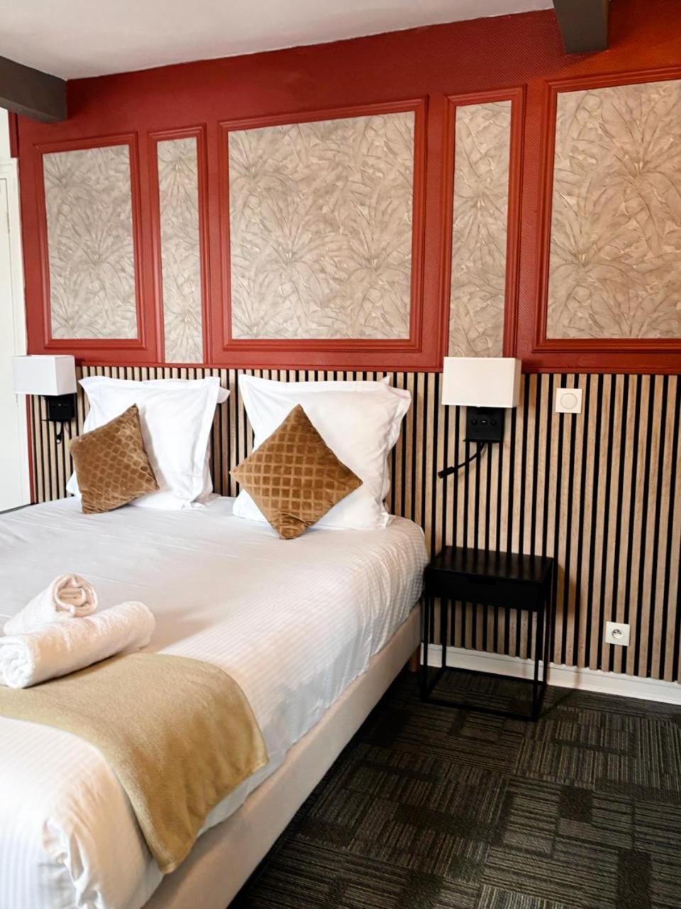 Hotel Le Lion D'Or بيرناي المظهر الخارجي الصورة